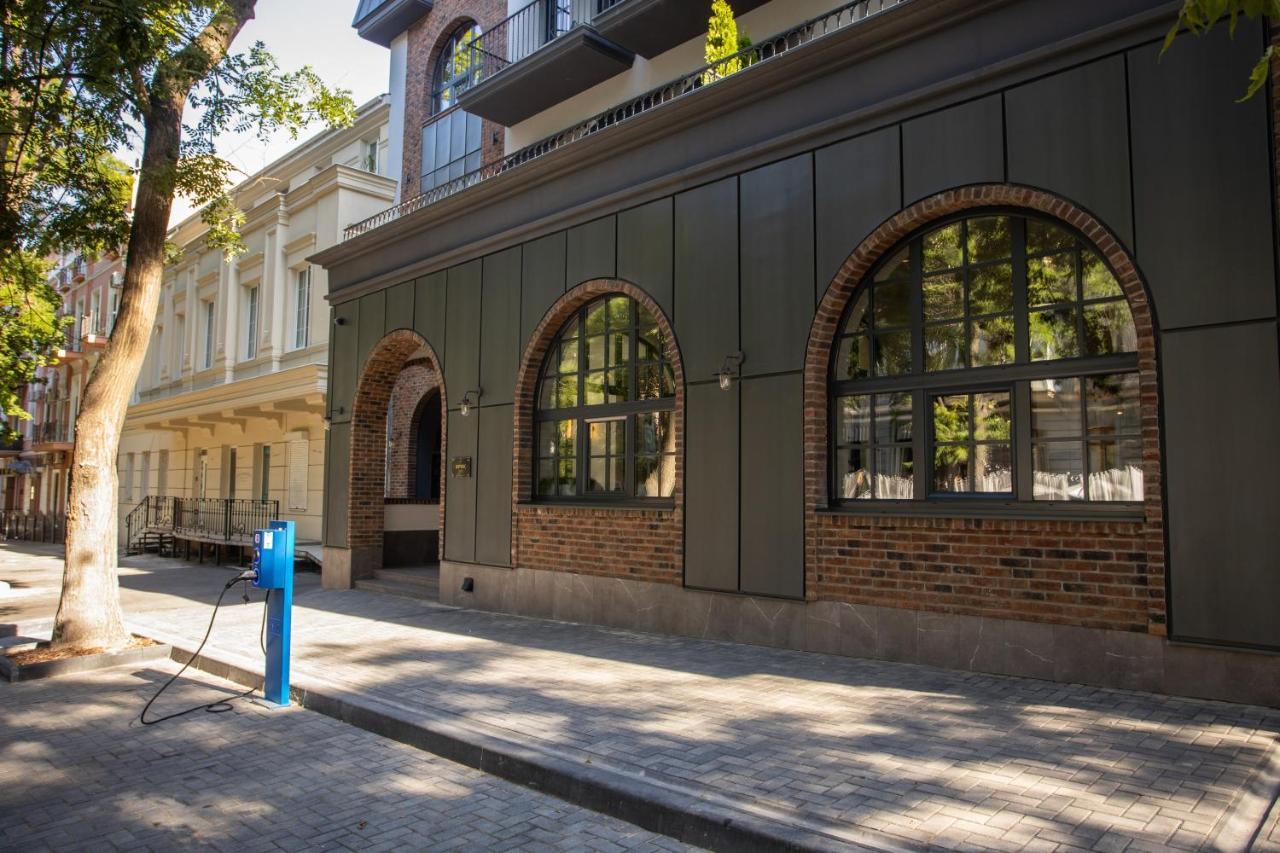 Brik Hotel Odessa Exteriör bild