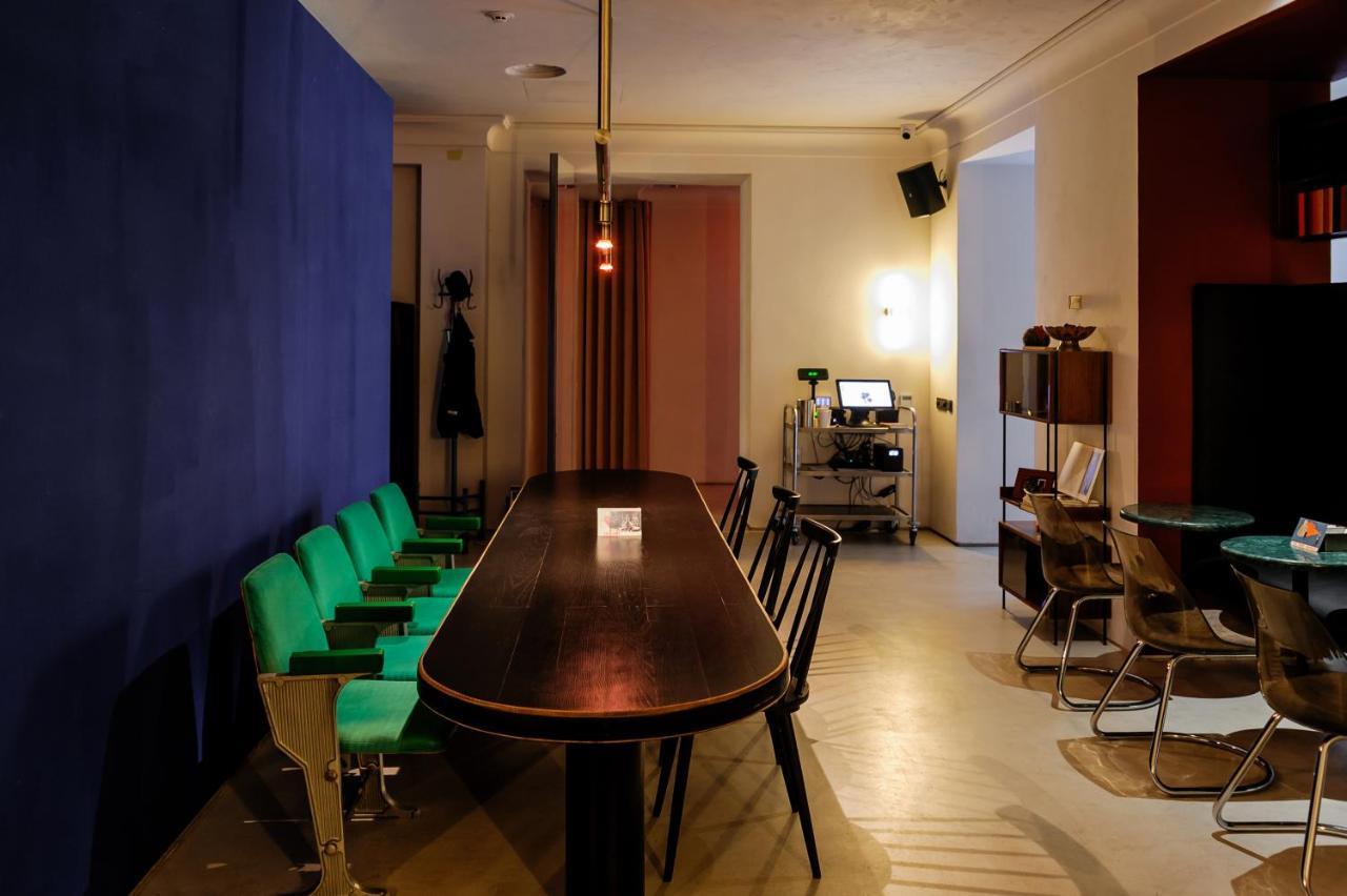 Brik Hotel Odessa Exteriör bild